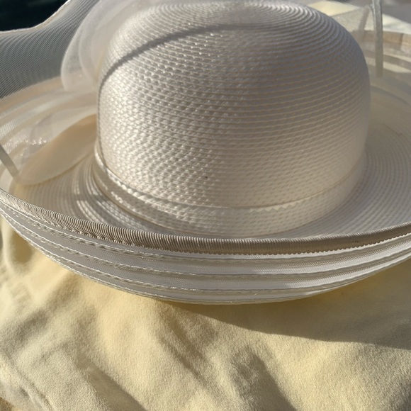 Hat - Picture 4 of 5